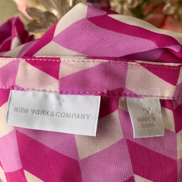 •NY & Company• V-Neck Blouse with Bow Collar - Med - Picture 2 of 8